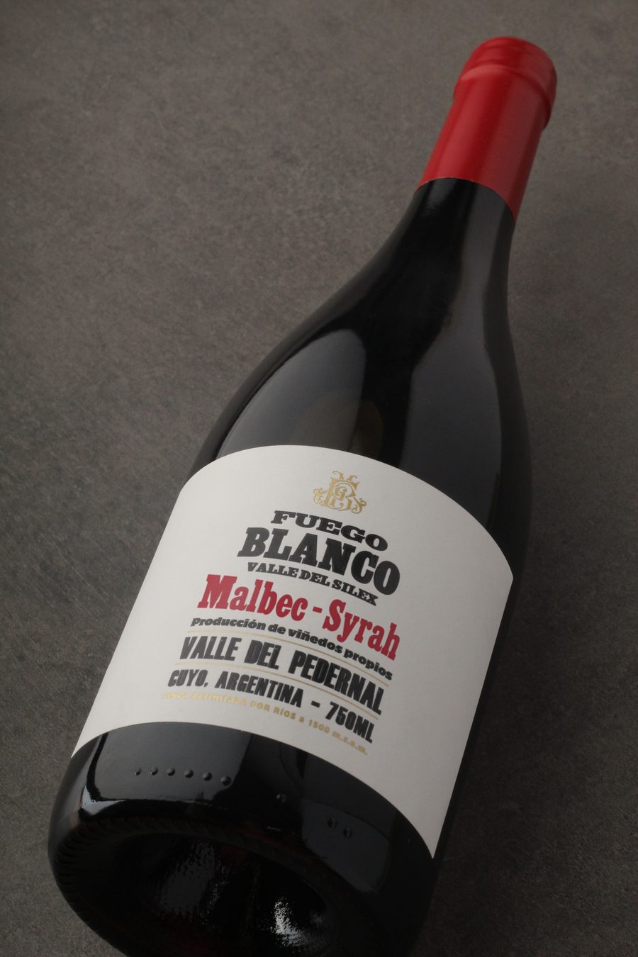 Detalhe do rótulo Fuego Blanco Malbec-Syrah